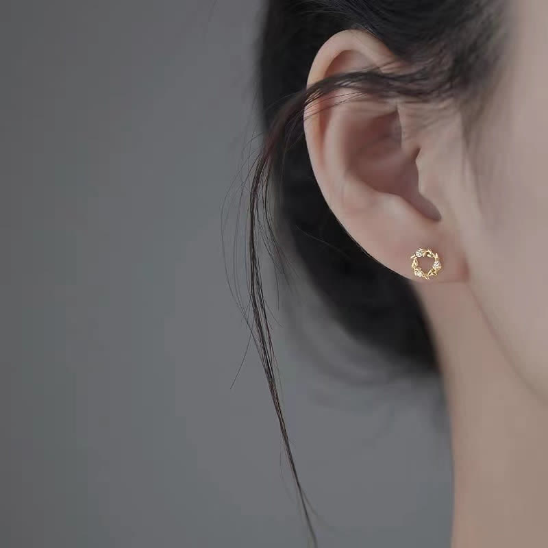 Pendientes de flor de bendición con forma de corona pequeña de plata de ley 925 con Buddha Stones