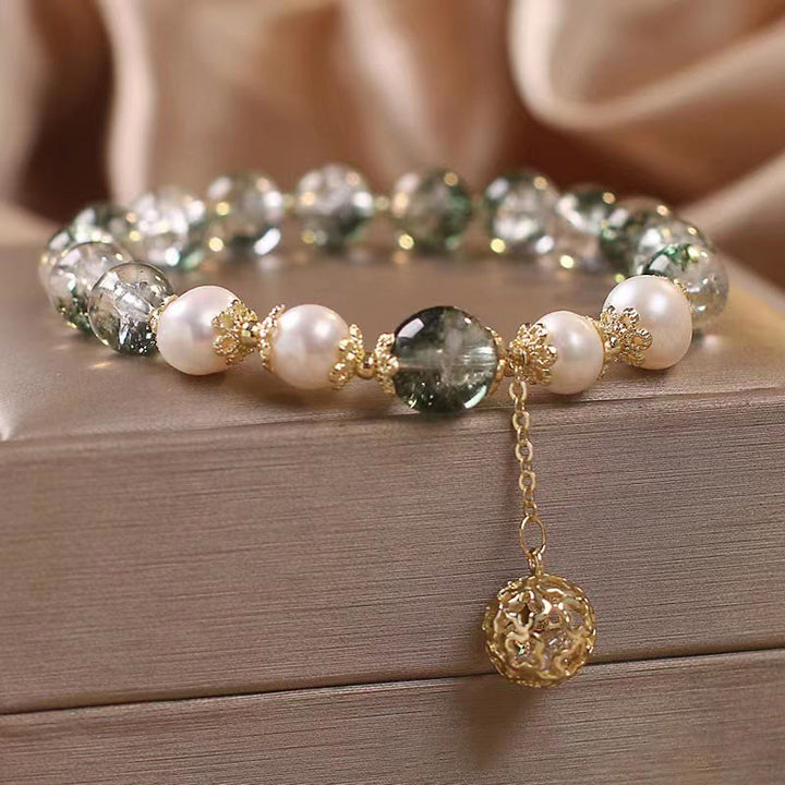 Pulsera con dijes de autoaceptación de perlas fantasma verdes