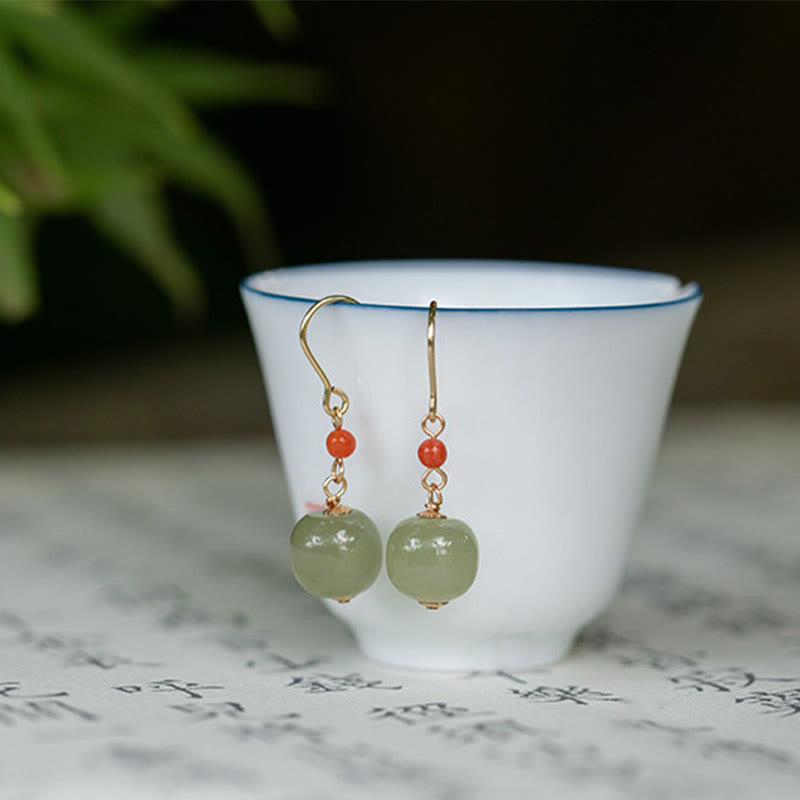 Pendientes Buddha Stones chapados en oro de 14 quilates, jade hetiano y ágata roja