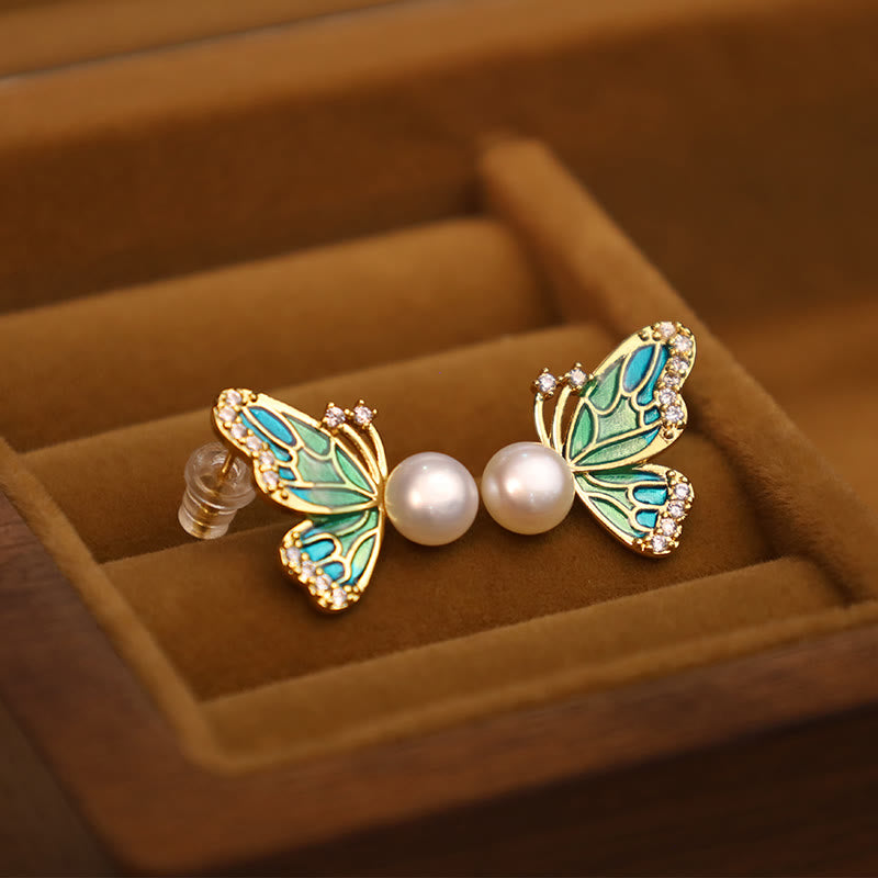 Pendientes curativos de mariposa con perlas naturales de cobre chapado en oro de 18 quilates con postes de plata de ley 925 con Buddha Stones