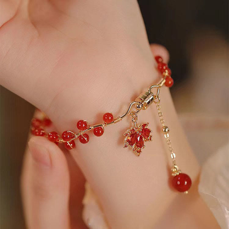 Pulsera con amuleto de la suerte de hoja de arce roja con Buddha Stones