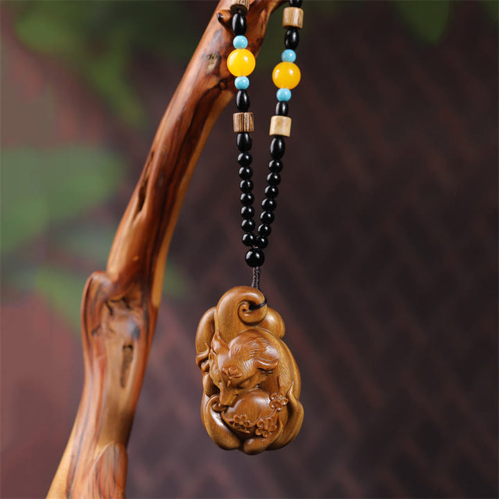 Mini zorro de nueve colas con Buddha Stones y sándalo verde, decoración de paz para coche. - Zorro de nueve colas grande de sándalo verde con cadena de cuentas para colgar en el coche, 6,8 x 4,1 x 2,9 cm - image 6