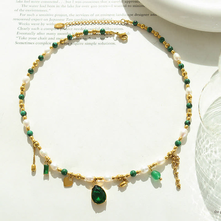 Colgante de collar calmado turquesa con cuentas de perlas y circonitas