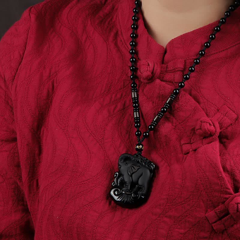 Llavero con colgante de collar de cadena de protección de elefante de obsidiana negra