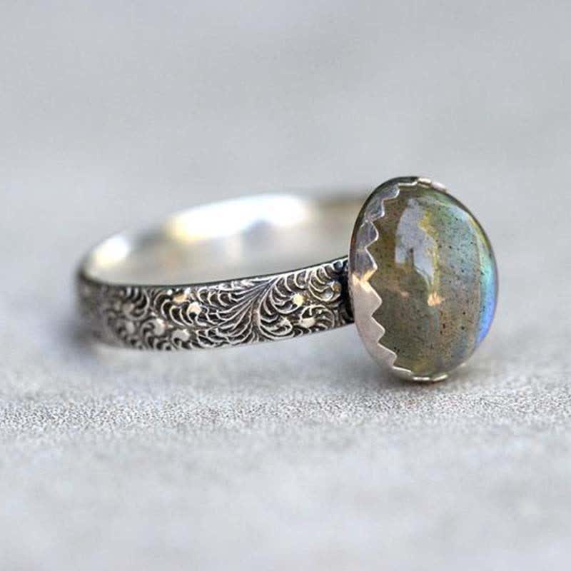 Anillo de amor con cristal de piedra lunar