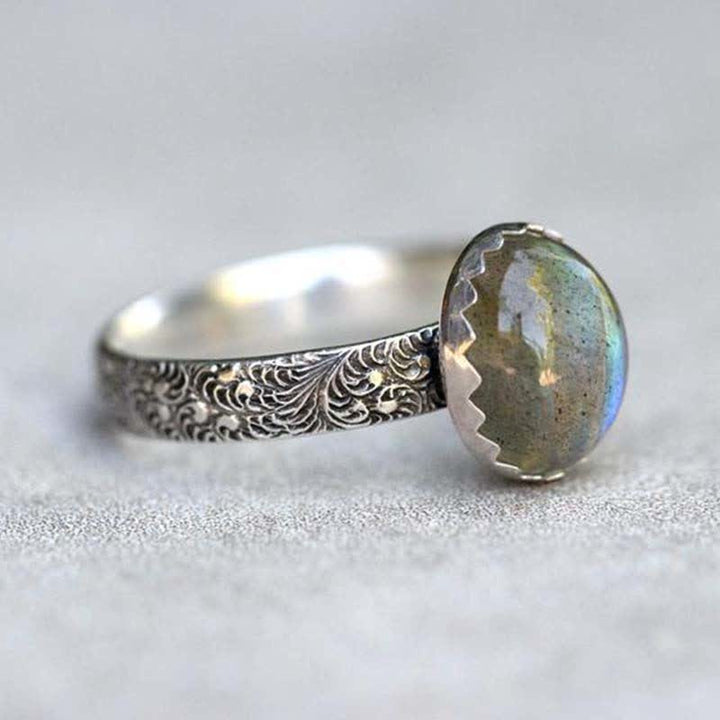 Anillo de amor con cristal de piedra lunar