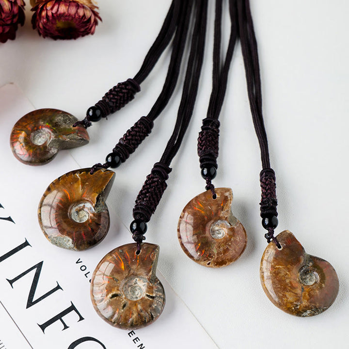 Colgante de collar curativo de meditación con patrón de caracol fósil de amonita Natural de Buddha Stones
