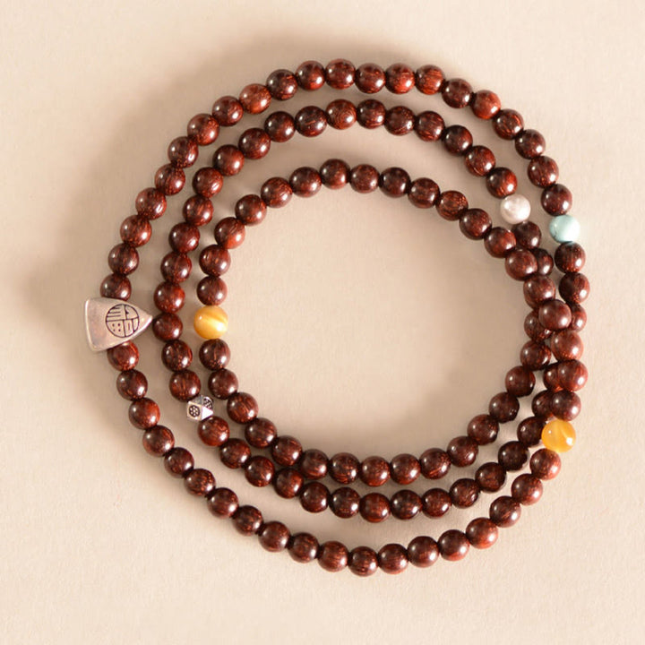 Pulsera de triple envoltura con protección de carácter Fu de sándalo rojo de hoja pequeña india de plata de ley 925 con Buddha Stones