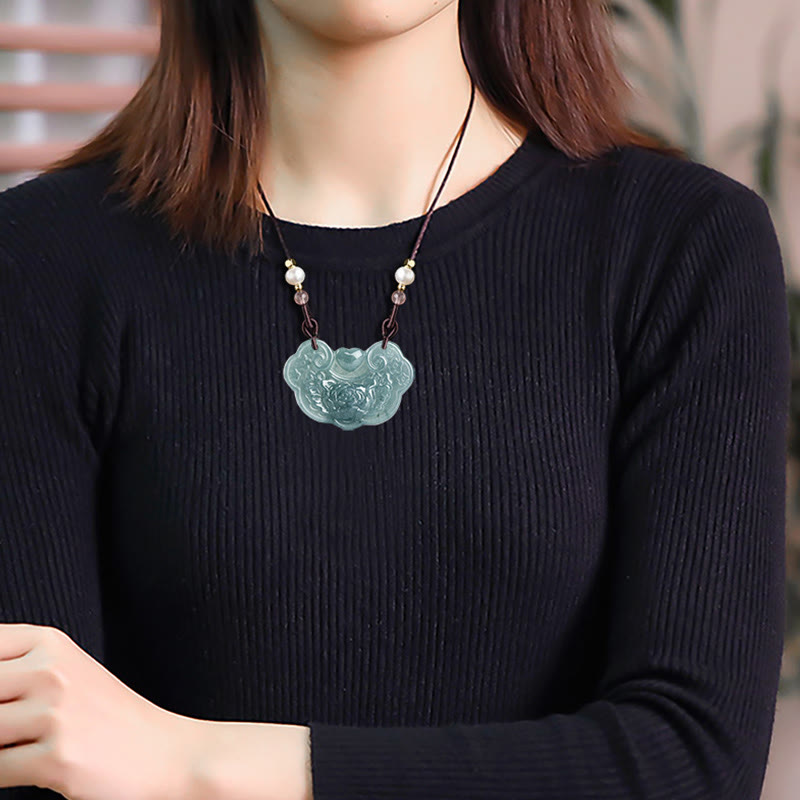 Buddha Stones Natural Jade Peonía Flor Candado de Buenos Deseos Prosperidad Collar Colgante
