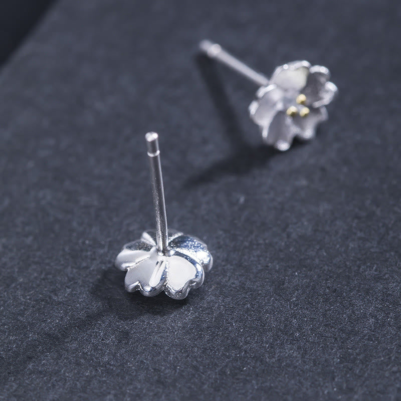 Pendientes de tuerca con diseño floral de flores de cerezo en plata de ley 925 de Buddha Stones
