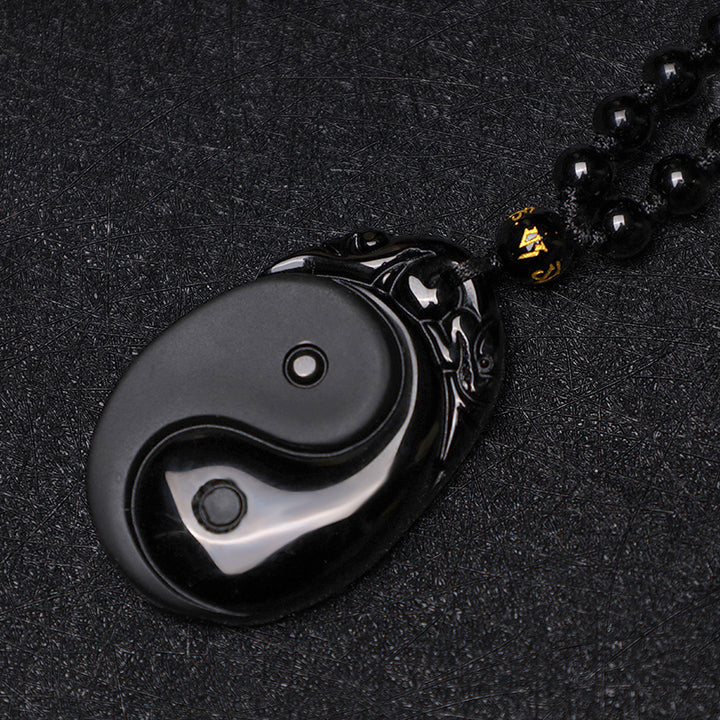 Collar con colgante de fuerza de cumplimiento de Yin Yang de obsidiana negra natural con Buddha Stones