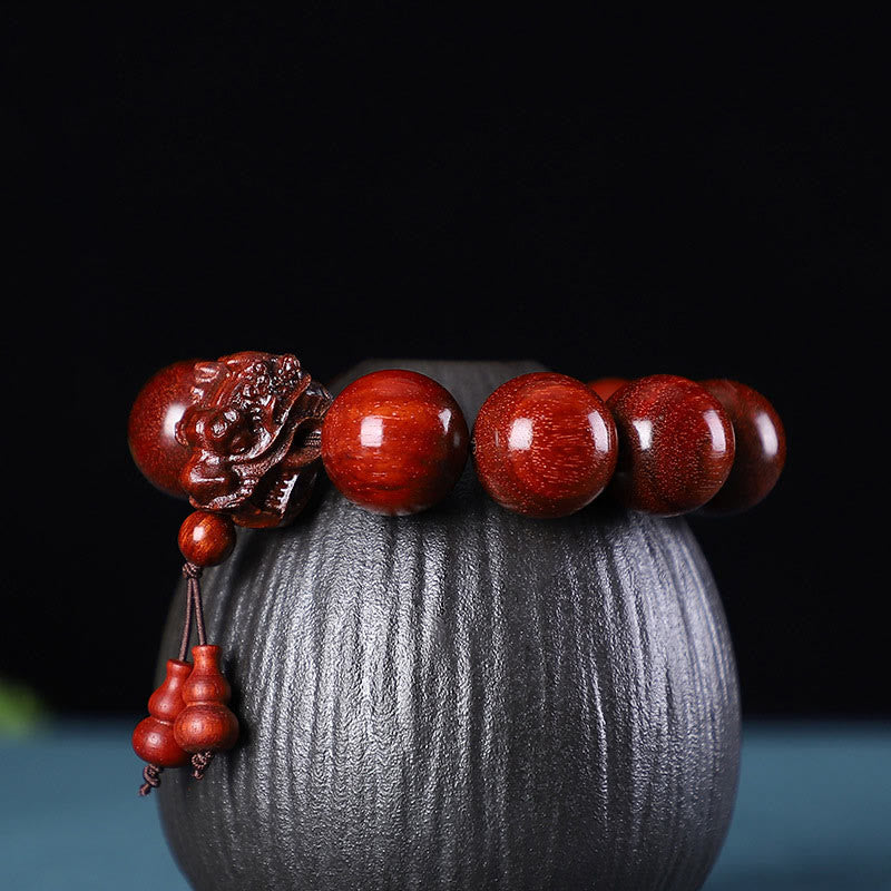 Pulsera de protección tallada con dragón de madera de agar, Buddha Stones , palisandro, sándalo verde, hoja pequeña, sándalo rojo
