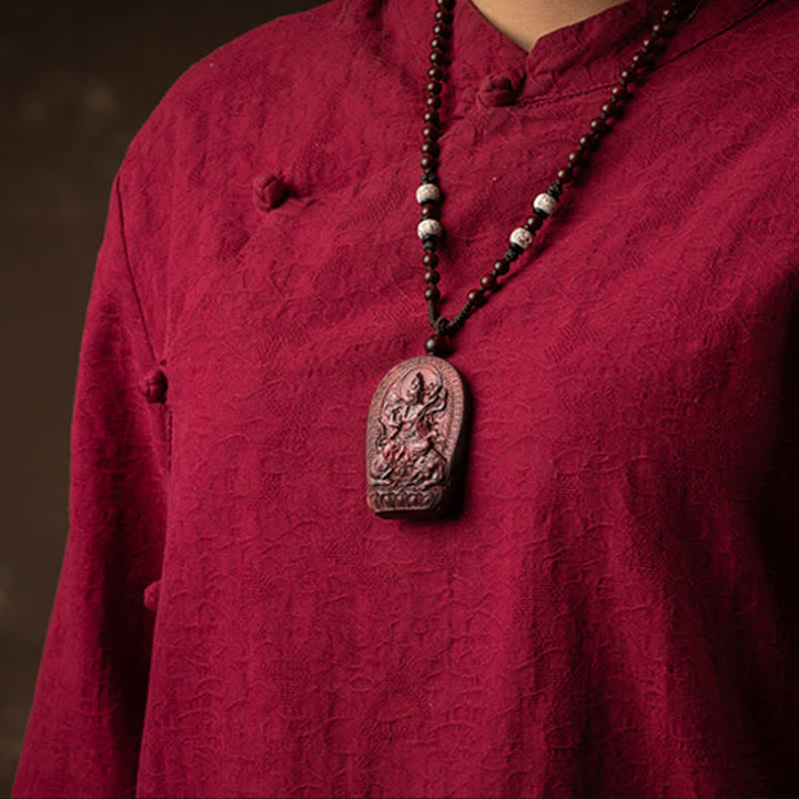 Colgante de collar de protección de loto de sándalo rojo de hoja pequeña de Buda natal del zodiaco chino
