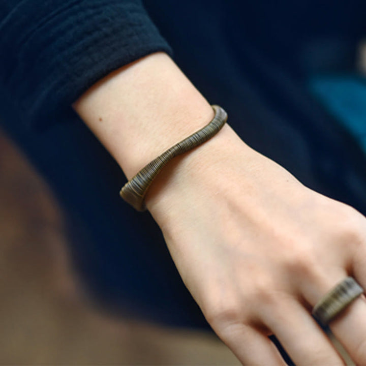 Pulsera ajustable con diseño simple de Buddha Stones, latón, cobre y suerte para la riqueza. - image 11