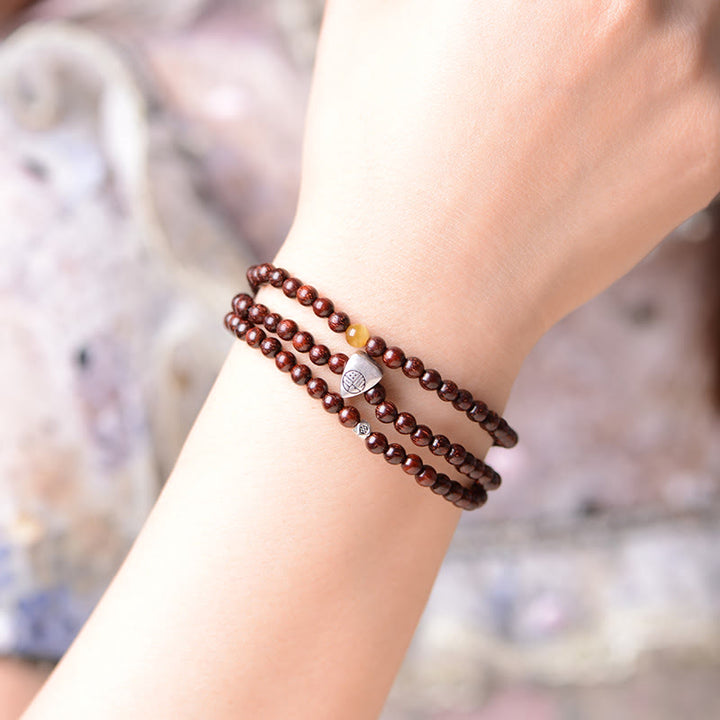 Pulsera de triple envoltura con protección de carácter Fu de sándalo rojo de hoja pequeña india de plata de ley 925 con Buddha Stones