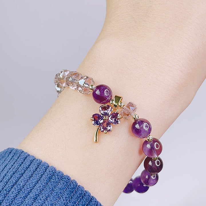Pulsera con dijes curativos de trébol de cuatro hojas con cristales de amatista y Buddha Stones