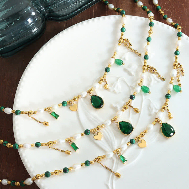 Colgante de collar calmado turquesa con cuentas de perlas y circonitas