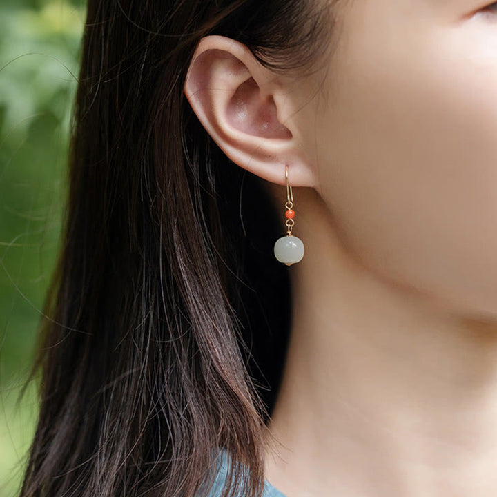 Pendientes Buddha Stones chapados en oro de 14 quilates, jade hetiano y ágata roja