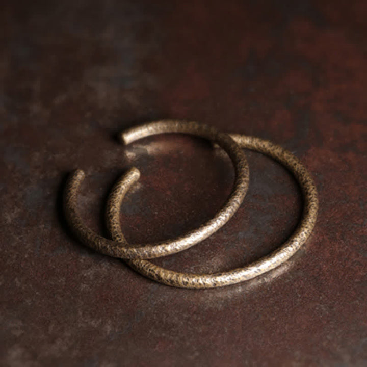 Brazalete ajustable con equilibrio de cobre y diseño rústico de Buddha Stones