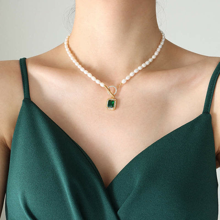 Colgante de collar con dije de riqueza de circonitas y perlas