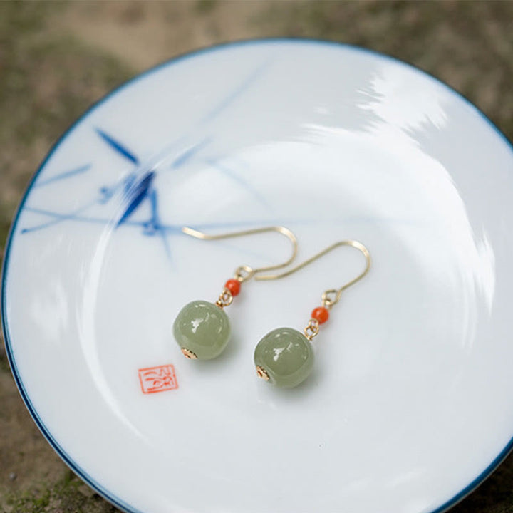 Pendientes Buddha Stones chapados en oro de 14 quilates, jade hetiano y ágata roja