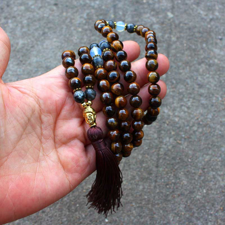 Collar con colgante de borla con cuentas de poder de fuerza de Buda de ojo de tigre tibetano con Buddha Stones