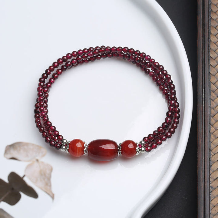 Pulsera de triple capa con protección de ágata roja granate natural con Buddha Stones