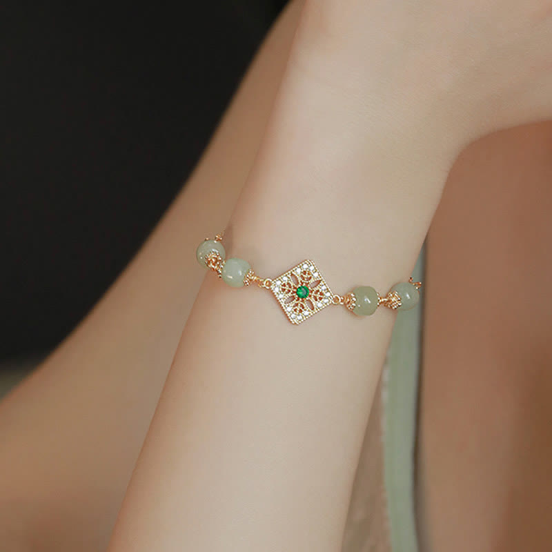 Pulsera de cadena de la suerte con diseño cuadrado de cuentas de jade hetiano natural con Buddha Stones