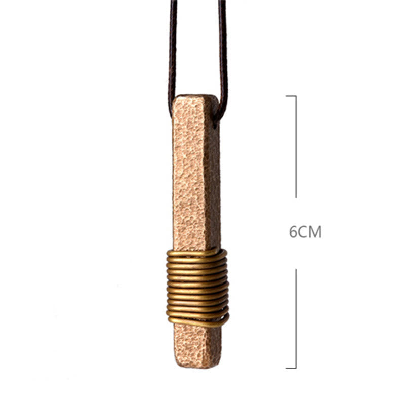 Collar con colgante de riqueza de latón y cobre con diseño texturizado vintage de Buddha Stones - image 12