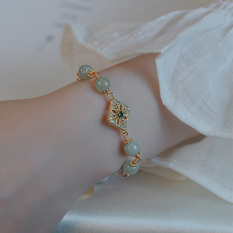 Pulsera de cadena de la suerte con diseño cuadrado de cuentas de jade hetiano natural con Buddha Stones