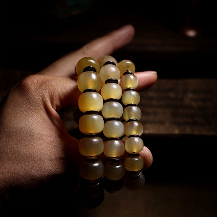 Pulsera auspiciosa hecha a mano con Buddha Stones, cuerno de oveja tibetano Om Mani Padme Hum