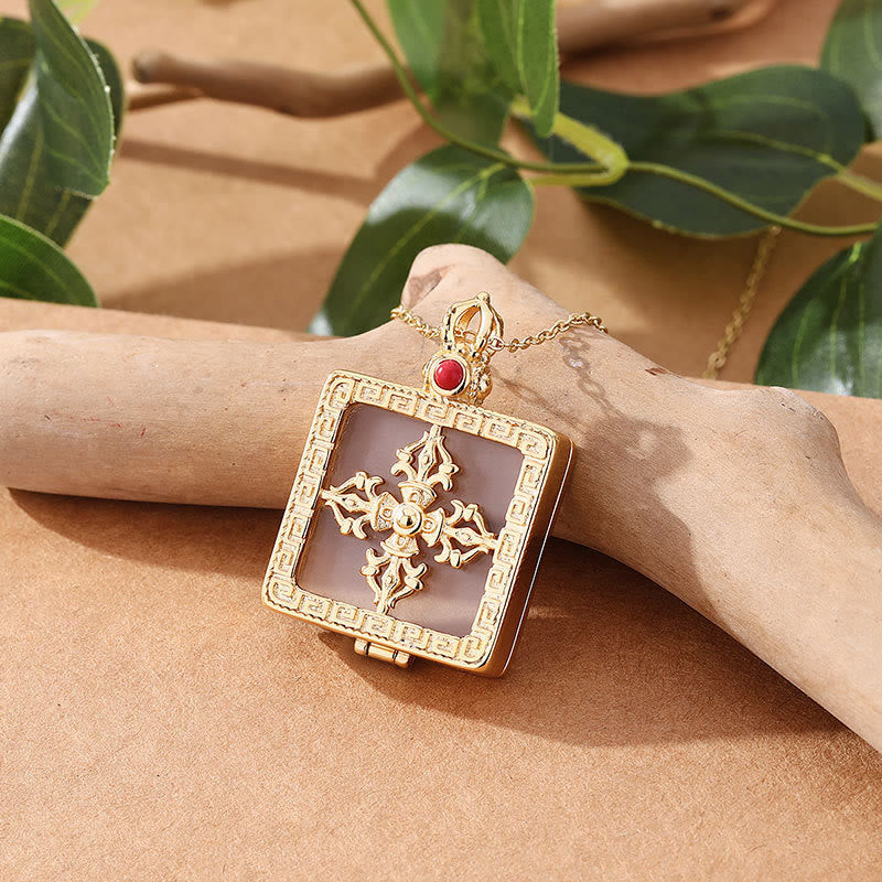 Colgante de collar de suerte con doble Dorje de jade blanco chapado en oro de 24 quilates - image 1