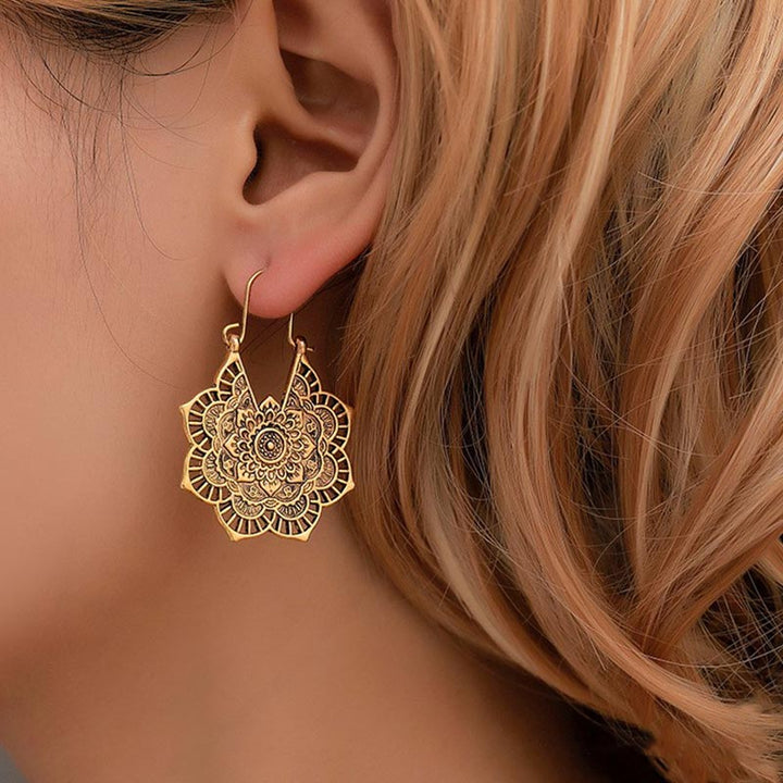Pendientes colgantes de cobre con grabado de loto tibetano y Buddha Stones - image 3