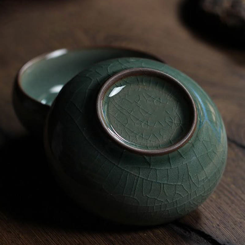 Taza de té de cerámica con forma de pez koi de colores y Buddha Stones