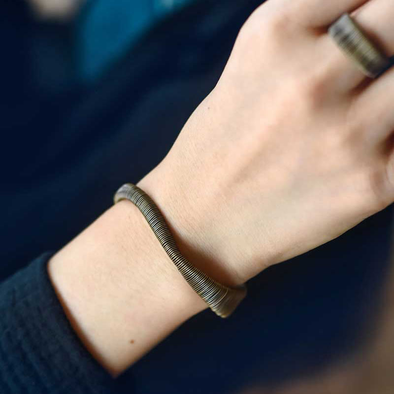 Pulsera ajustable con diseño simple de Buddha Stones, latón, cobre y suerte para la riqueza. - image 9