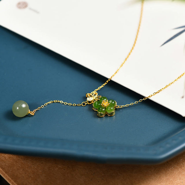 Colgante de collar de la suerte con diseño de flor de ciruelo de jade cian hetiano de plata de ley 925 con Buddha Stones