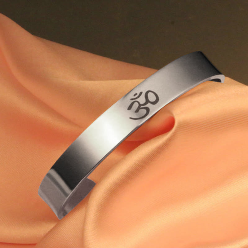 Brazalete con símbolo OM tibetano de Buddha Stones , brazalete de atención plena