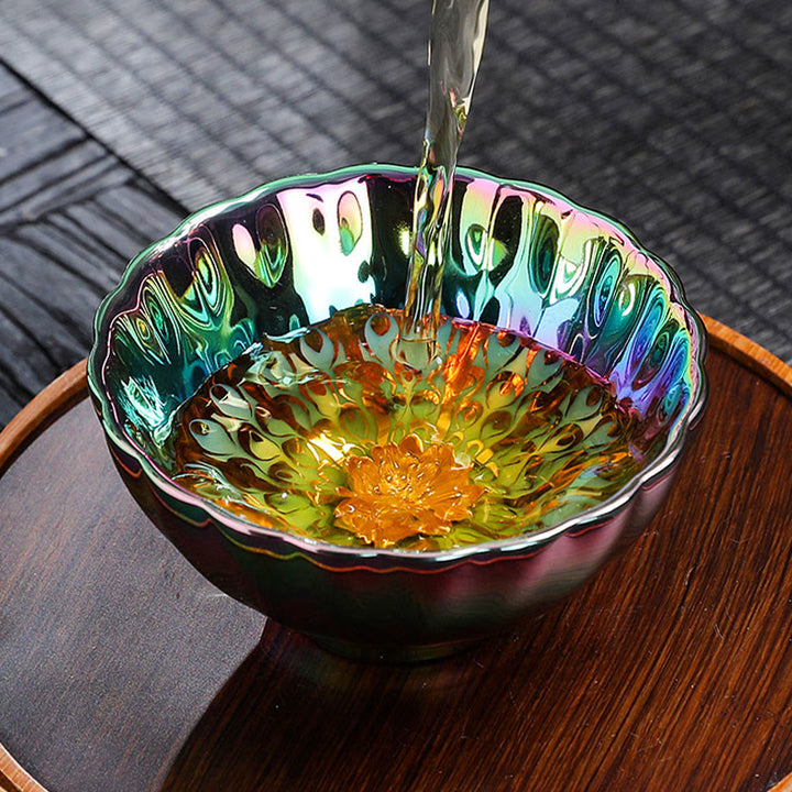 Taza de té de cerámica china Jianzhan colorida con diseño de pavo real vívido con incrustaciones de loto y Buddha Stones , taza de té de kung fu