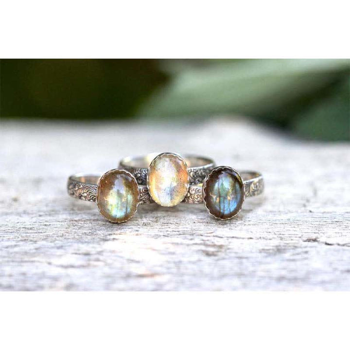 Anillo de amor con cristal de piedra lunar