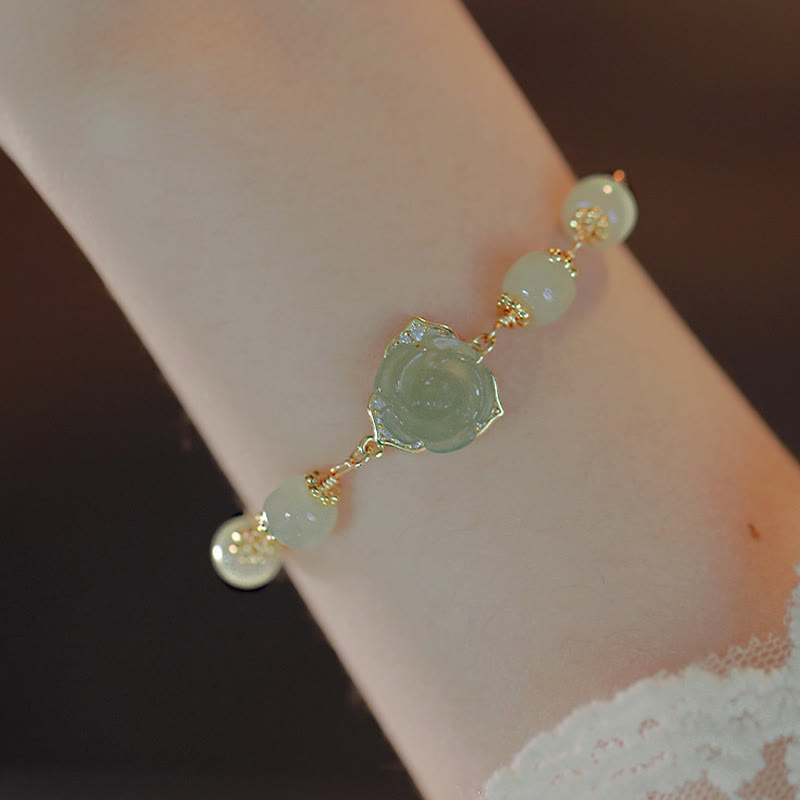 Pulsera de cadena de la suerte con flor de rosa de jade hetiano chapada en oro de 14 quilates con Buddha Stones