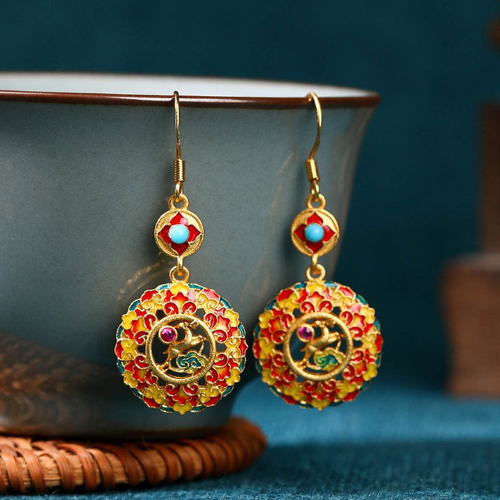 Pendientes colgantes de equilibrio de cobre de alce de color Dunhuang chapados en oro de 24 quilates con Buddha Stones
