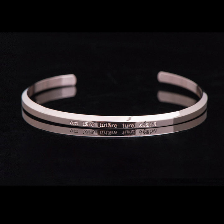Pulsera de protección de bendición de acero titanio con grabado de seis palabras verdaderas de Buddha Stones