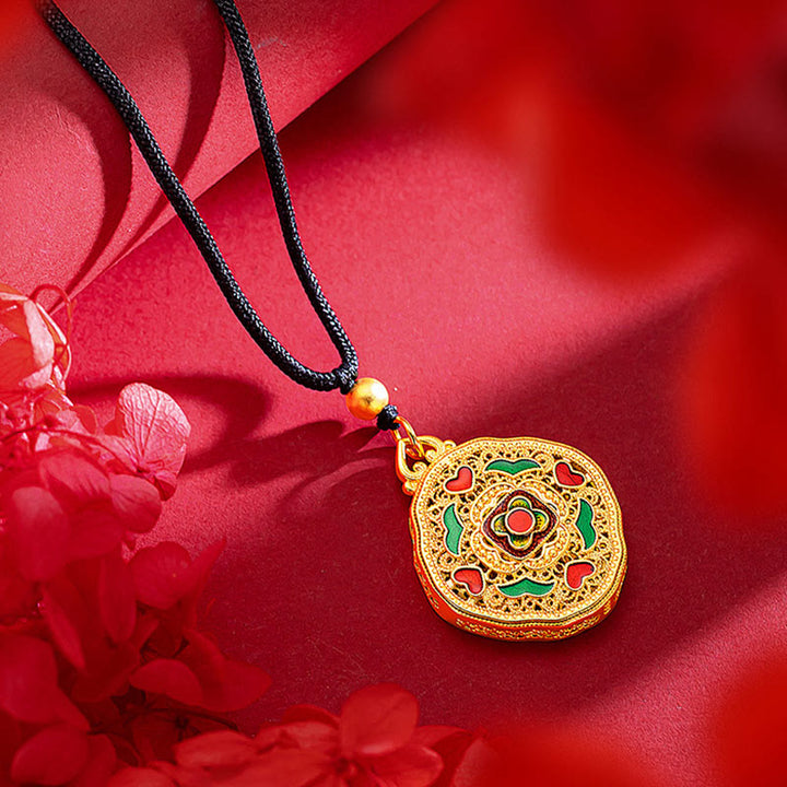 Colgante de collar de riqueza de cobre con corazón de amor de flores de Buddha Stones