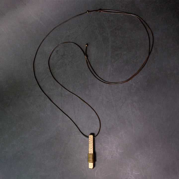 Colgante de collar de riqueza de cobre con diseño texturizado vintage de Buddha Stones