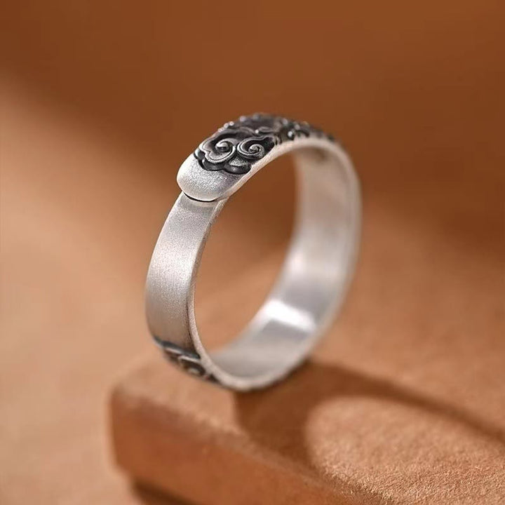 Anillo de la suerte con patrón de nubes auspiciosas vintage de Buddha Stones