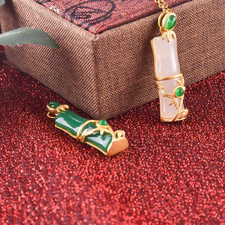 Colgante de collar de protección de bambú de jade cian de jade blanco con Buddha Stones