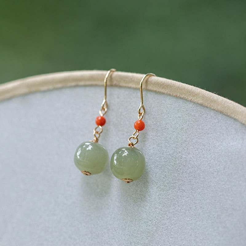 Pendientes Buddha Stones chapados en oro de 14 quilates, jade hetiano y ágata roja