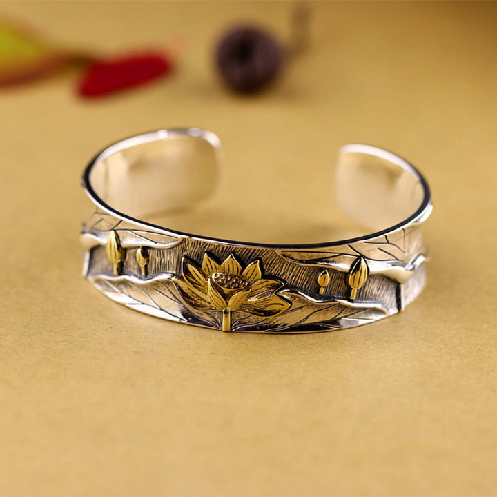 Pulsera ajustable con diseño de flor de loto de plata de ley 925 con Buddha Stones