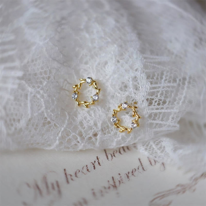 Pendientes de flor de bendición con forma de corona pequeña de plata de ley 925 con Buddha Stones