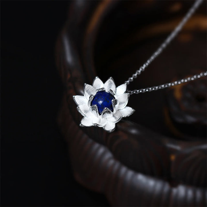 Collar con colgante de flor de loto y lapislázuli de lapislázuli en plata de ley 925 con Buddha Stones para el autocuidado. - image 1